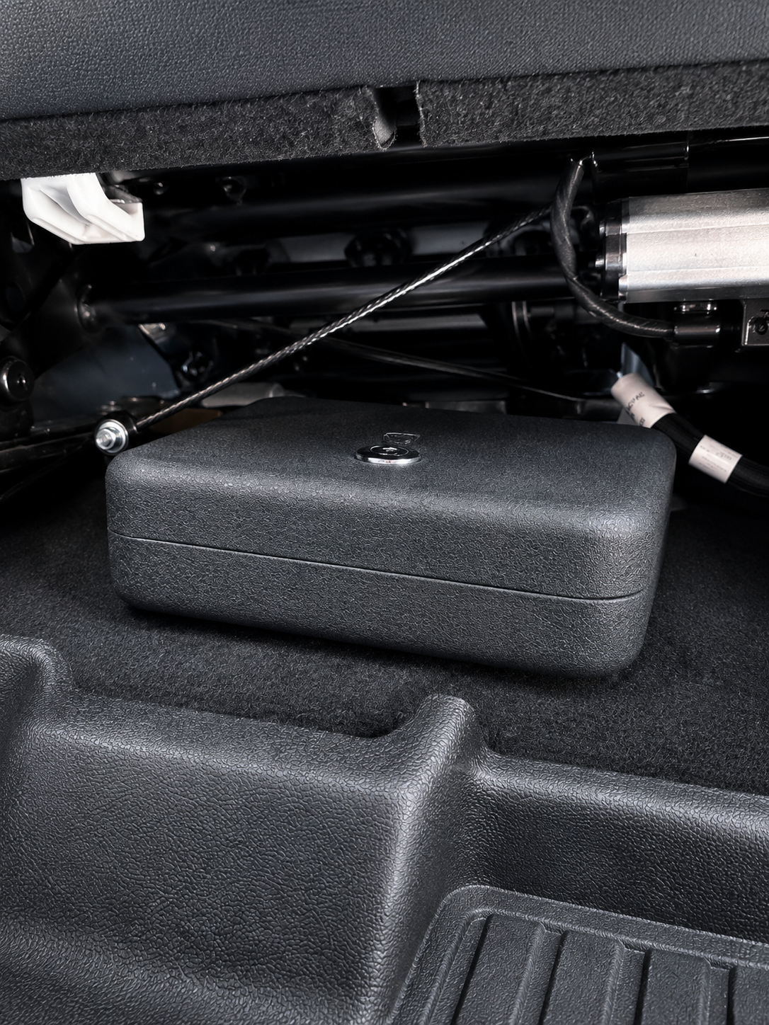 Magnum Key-Lock Security Case under set